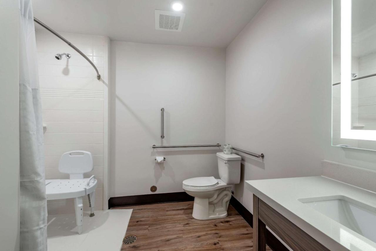 Mainstay Suites Colorado Springs East - Medical Center Area Exterior photo