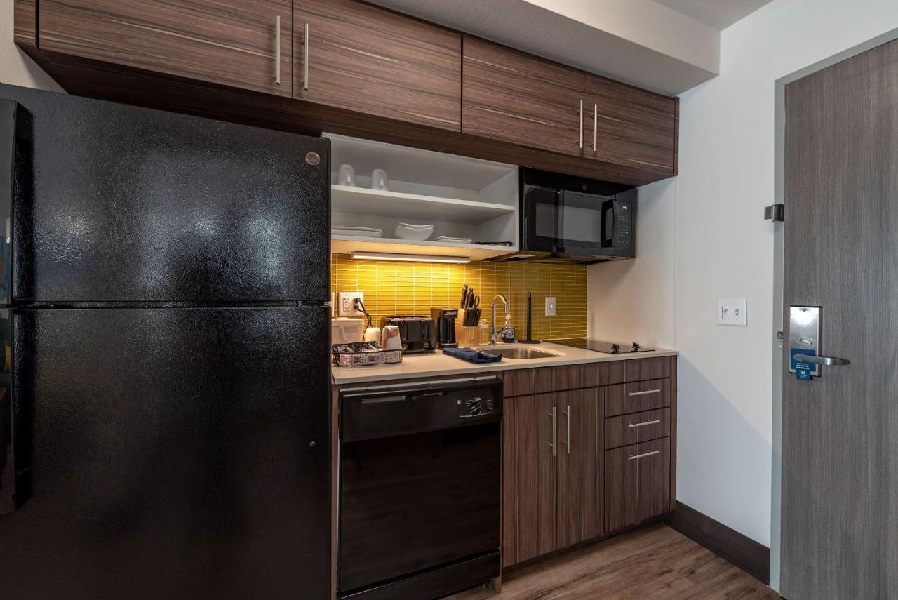 Mainstay Suites Colorado Springs East - Medical Center Area Exterior photo
