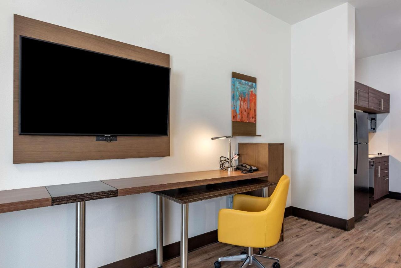 Mainstay Suites Colorado Springs East - Medical Center Area Exterior photo