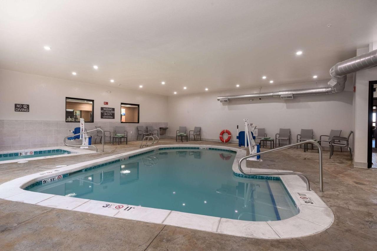 Mainstay Suites Colorado Springs East - Medical Center Area Exterior photo
